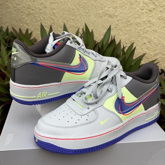 NIKE AIR FORCE 1 LV8 WMNS - Picture 10 of 16